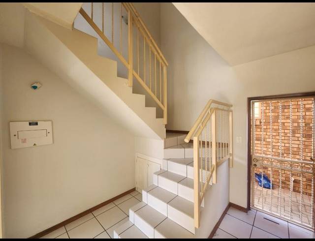 3 BEDROOM TOWNHOUSE FOR SALE IN MAGALIESKRUIN